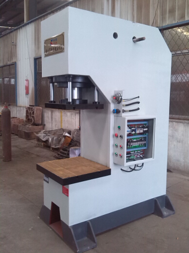 200t單柱液壓機(jī)國標(biāo)臺面 200t單柱液壓機(jī)國標(biāo)臺面